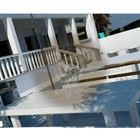 White House Kalyves Polygyrou