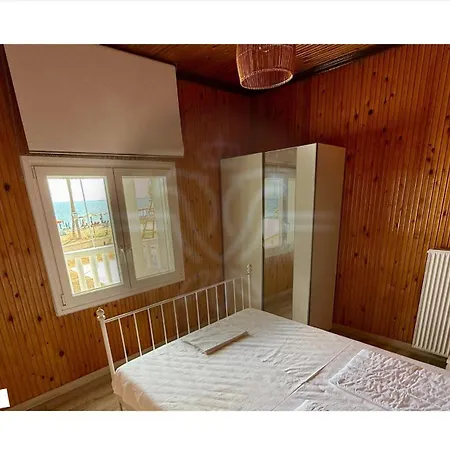 White House Kalyves Polygyrou