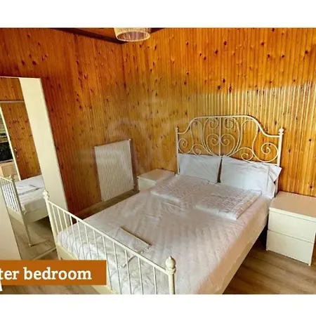 Semesterbostad White House *