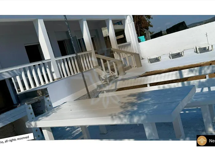 White House Kalyves Polygyrou