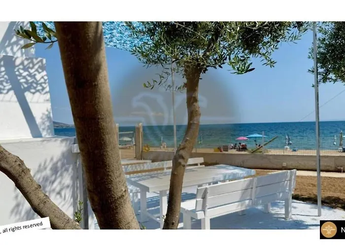 White House Kalyves Polygyrou