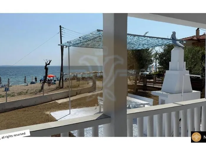 White House Kalyves Polygyrou